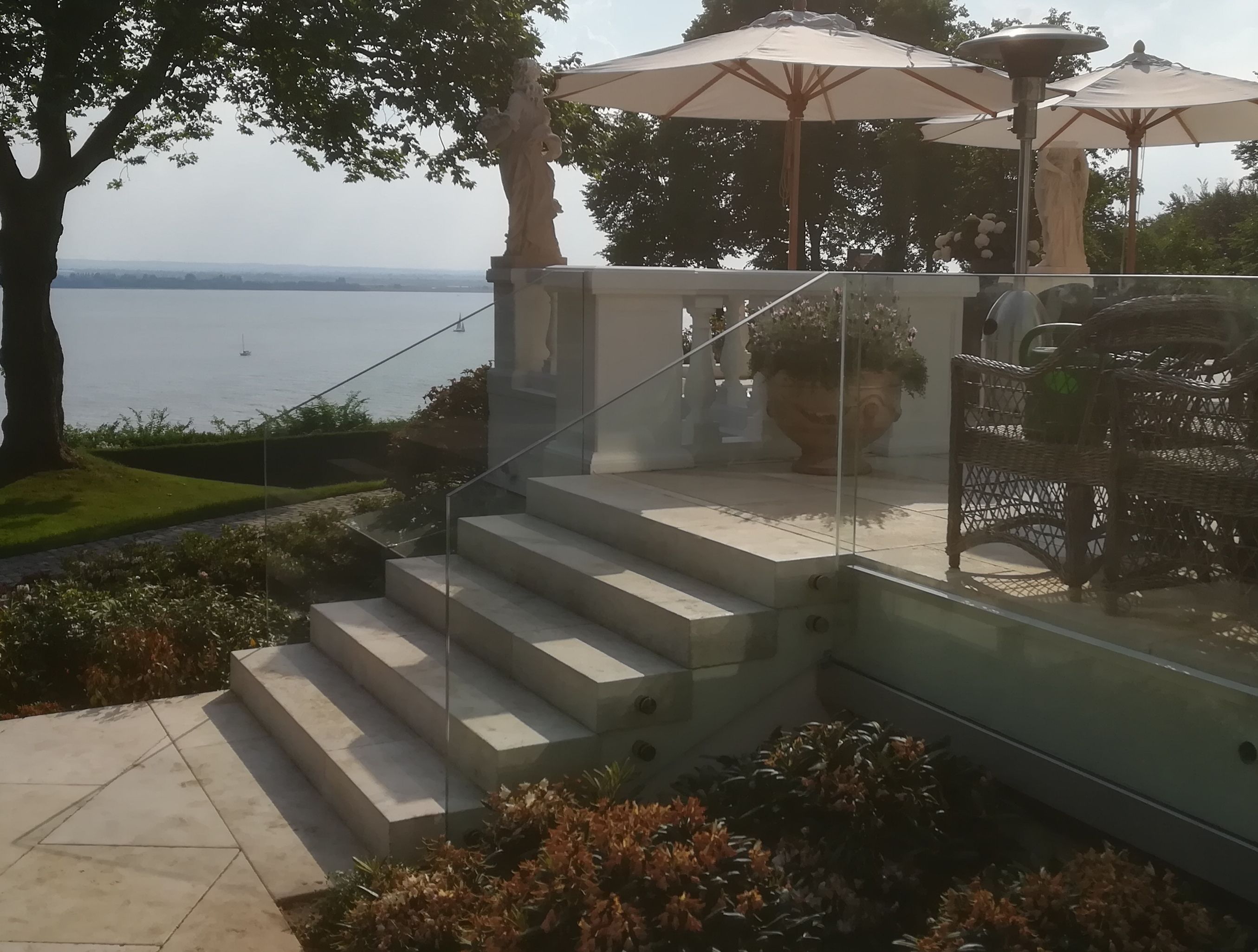 All-glass railings fo terraces